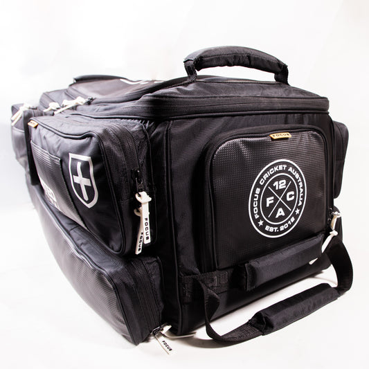 Focus "LIMITED EDITION" - Large Tri Wheelie Bag - Black